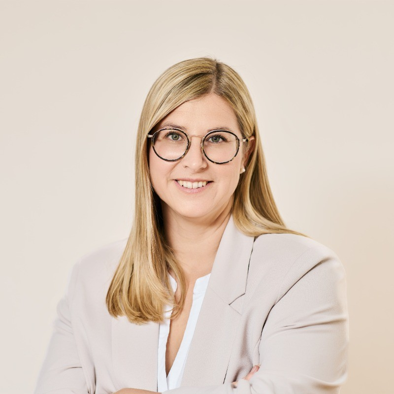 Porträt von Sabine Heigl-Kazianka